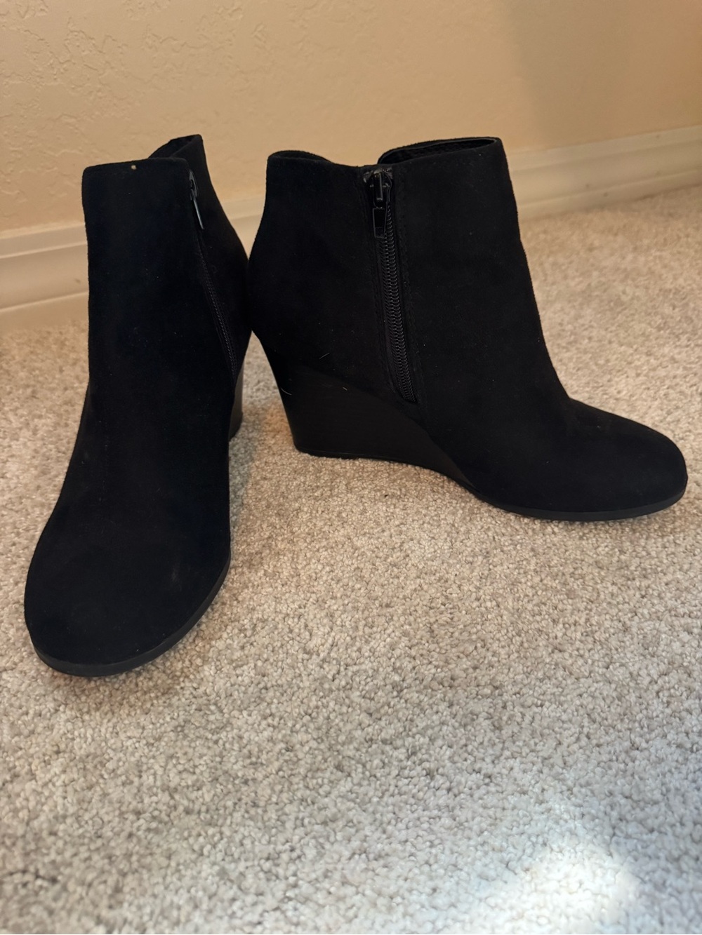 Soda Brand Black Suede Wedge Ankle Boots - Classic Women’s Style 8.5